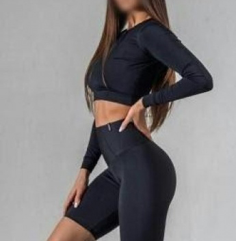 Сексуальная брюнетка с шаловливыми глазками и нежными губками приглашает в гости состоятельного мужчину для незабываемых встреч. Обещаю, ты будешь доволен! 9358, 19 лет